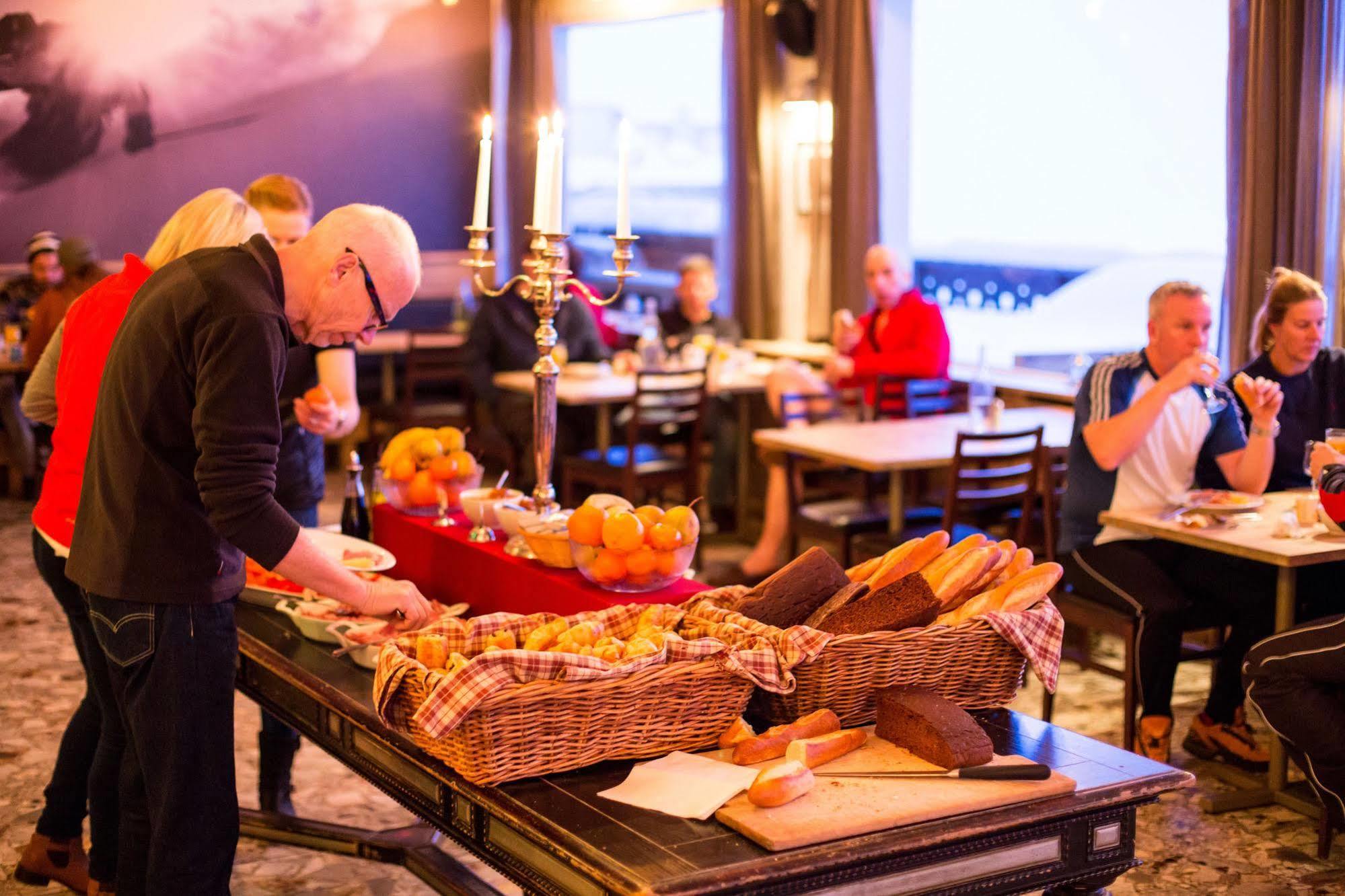 Langley Hotel Le Petit Prince Alpe d'Huez Dış mekan fotoğraf